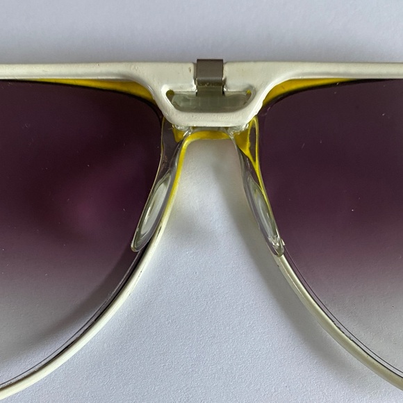 Foster Grant White and Yellow Sunglasses - Picture 4 of 8